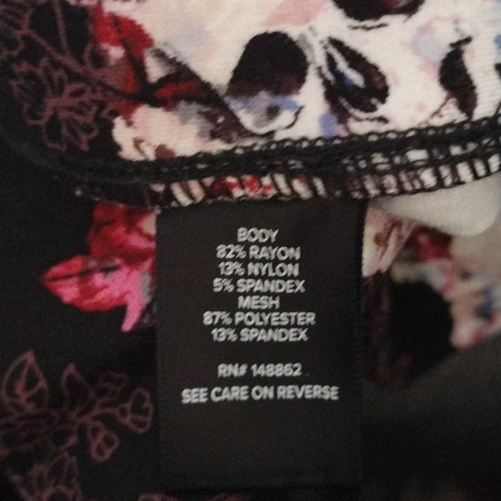 Torrid Pixie Ponte Floral Skull Pants 2X - Picture 7 of 8